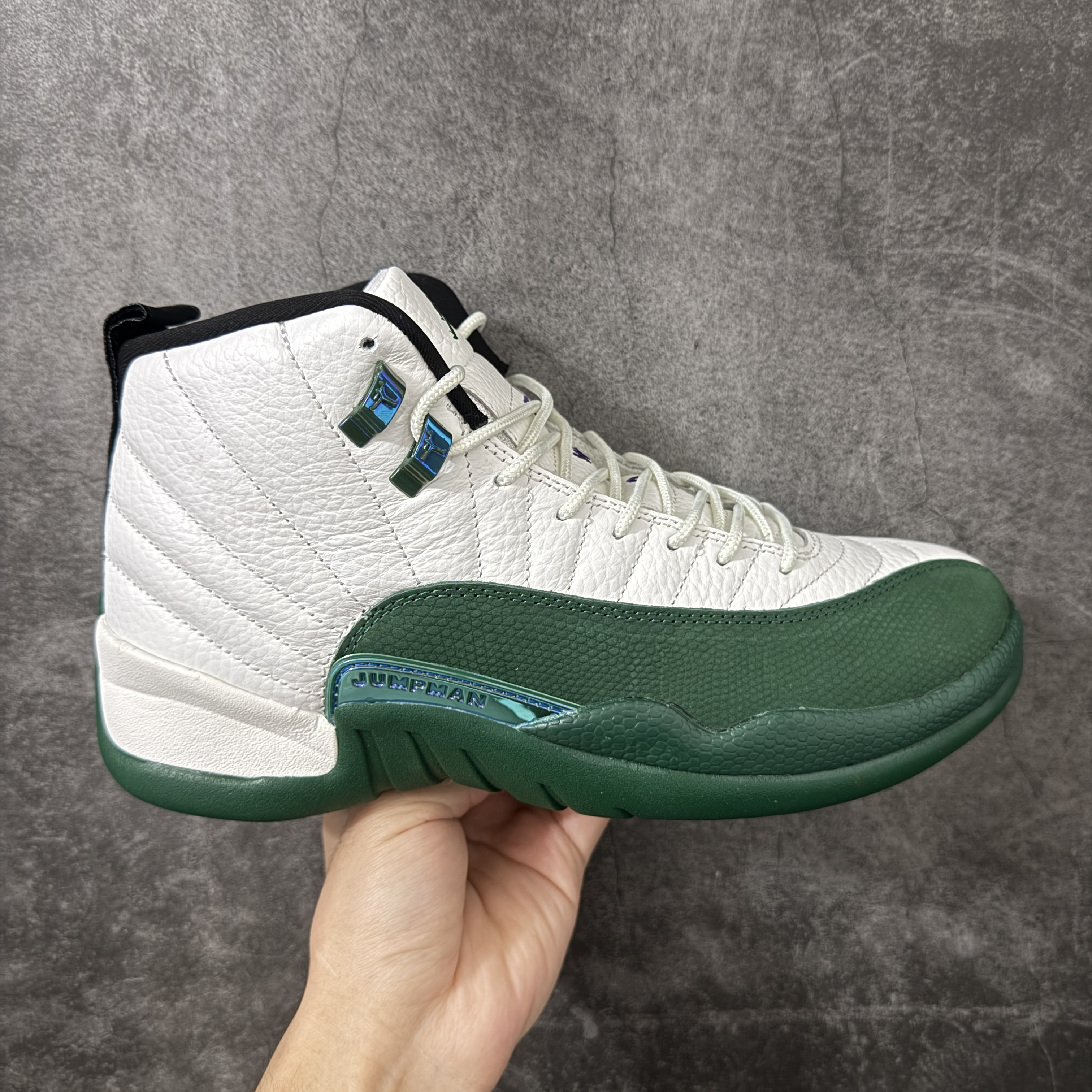 Tênis Air Jordan 12 Branco Verde CT8013-103 (XP)