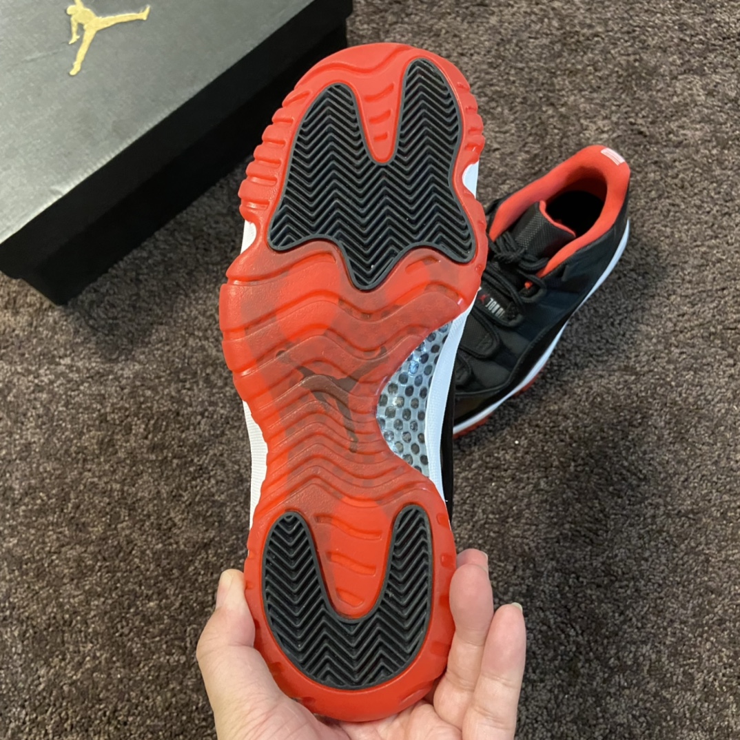 Tênis Air Jordan 11 Cano Baixo Preto Vermelho 528895-012 (KZ)