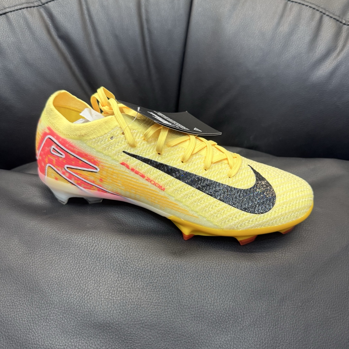 Tênis Chuteiras RT 16FG Amarelo FQ8689-800