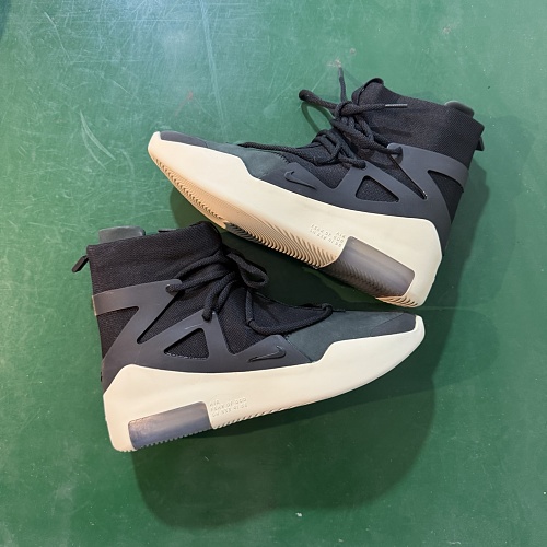 Tênis Fear Of God OWF NK×FOG Preto Branco AR4237-001