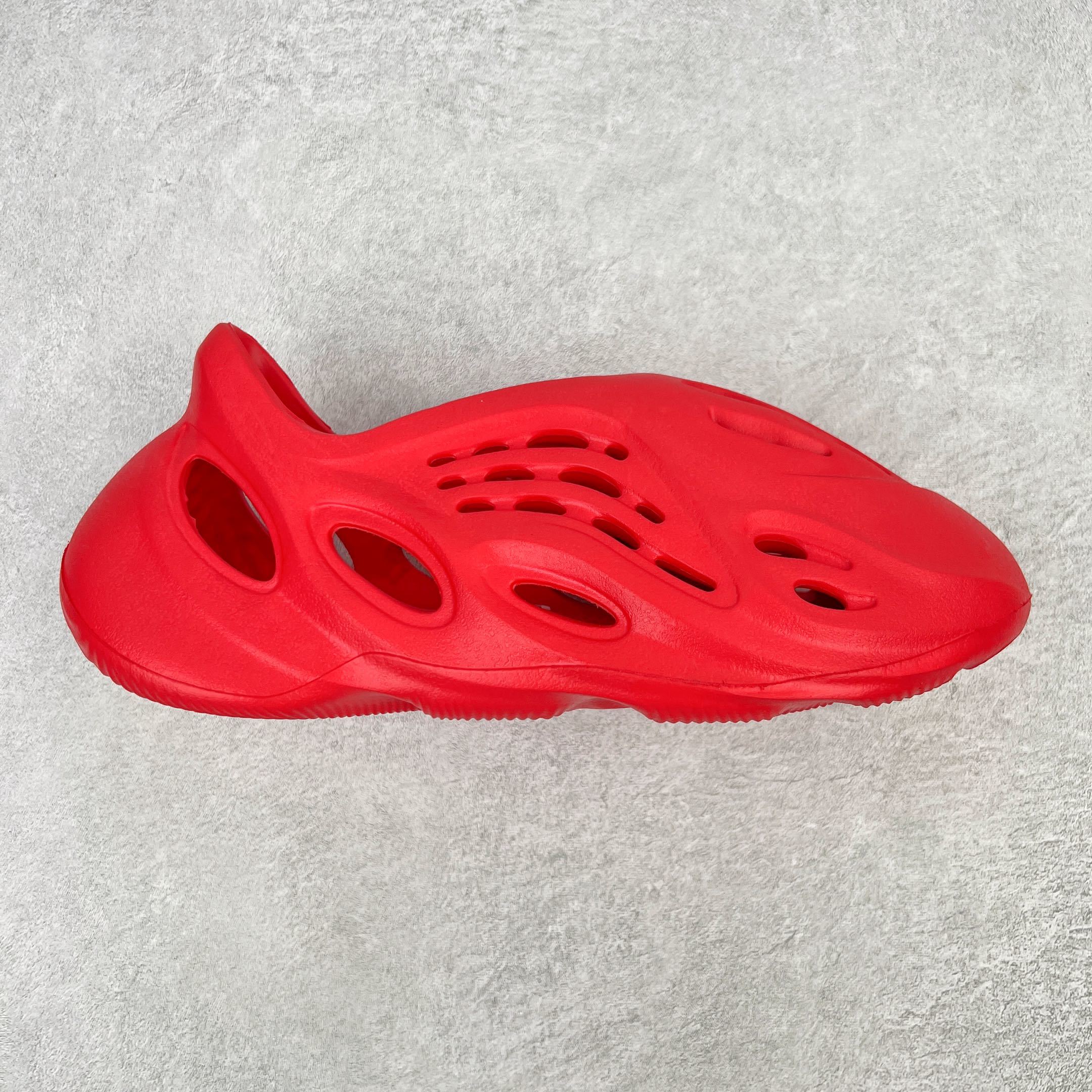 Tênis Yeezy Foam Runner Vermelho GW3355 (LW)