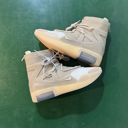 Tênis Fear Of God OWF NK×FOG AR4237-900