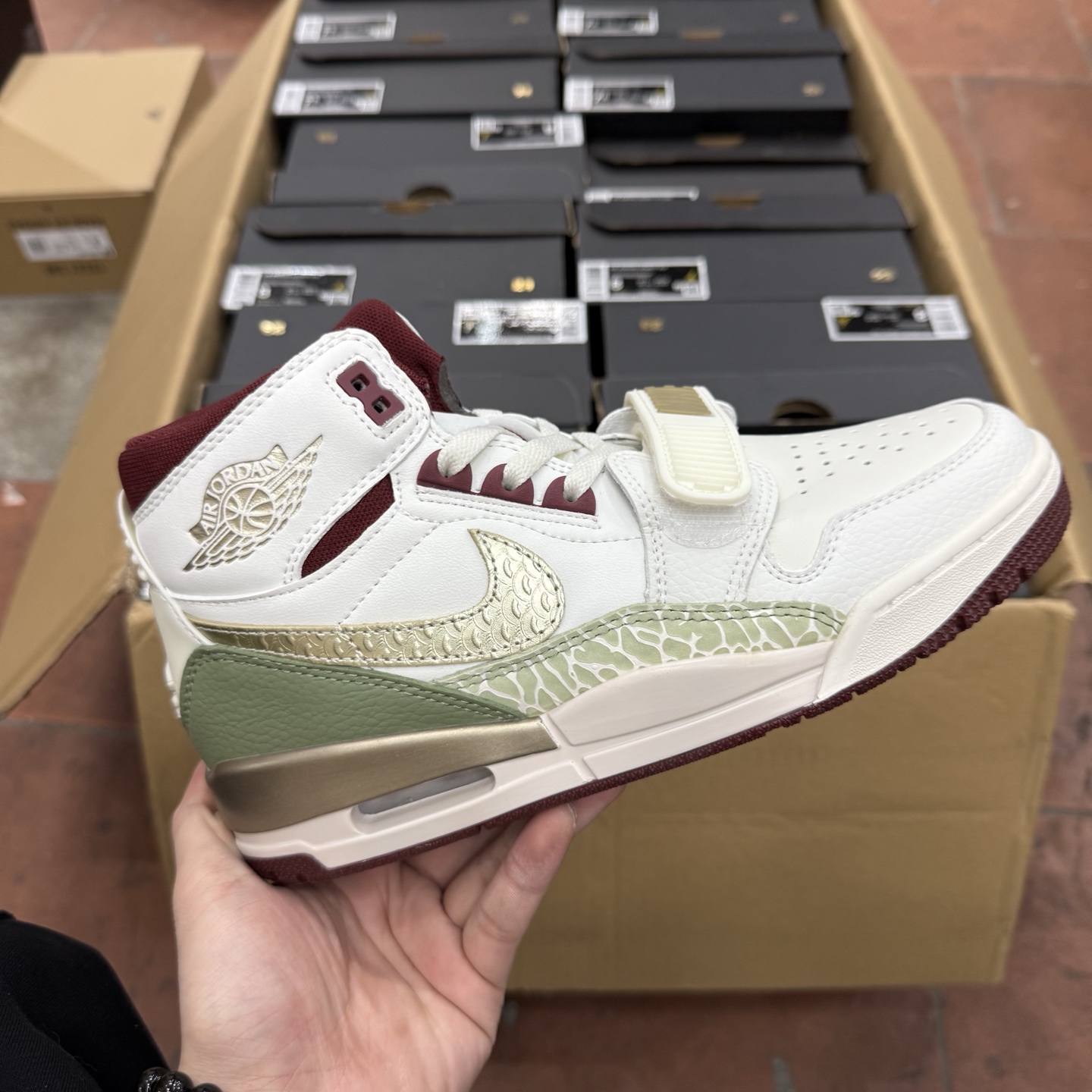 Tênis Air Jordan 312 Cano Alto Ano do Dragao Branco Verde Dourado FZ5047-120 (N)
