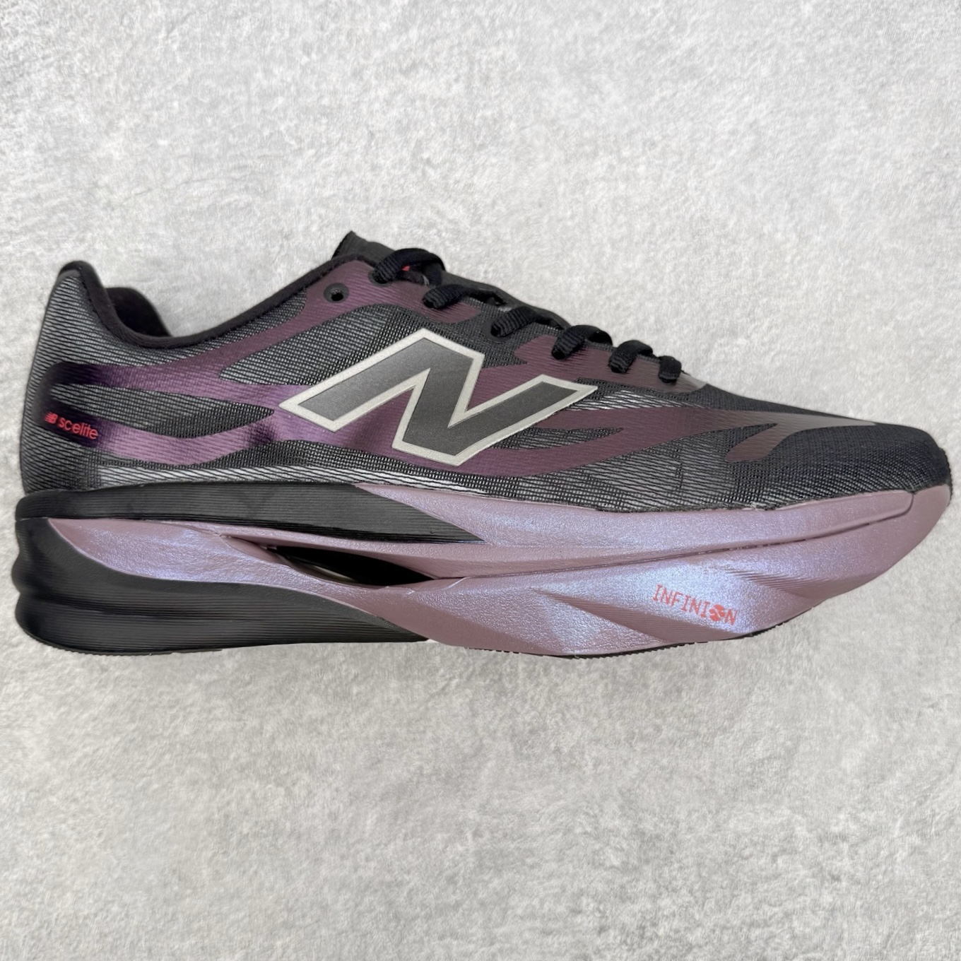Tênis New Balance FuelCell Rebel V5 Preto Roxo