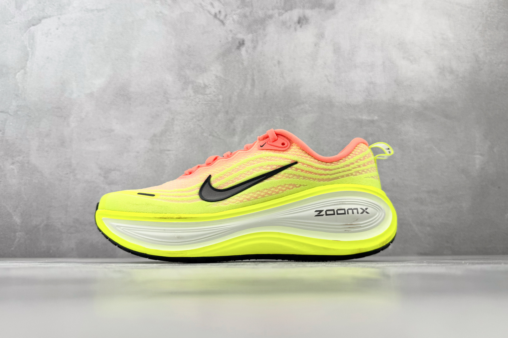 Tênis Nike Pegasus V18 PLUS Amarelo Laranja HV8150-800 (GT)